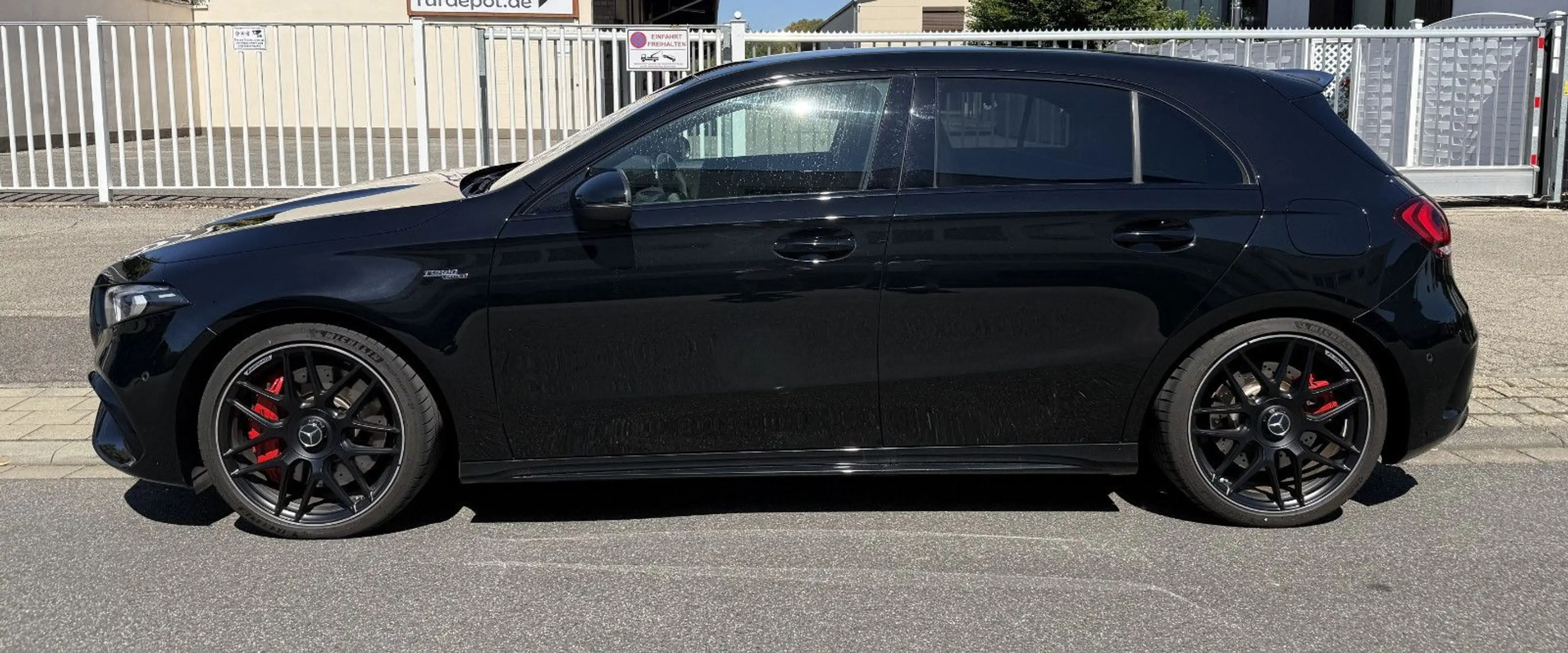 Mercedes-Benz A 45 AMG S 4M+ Night Paket Burmester Kam ParkPak — photo 4