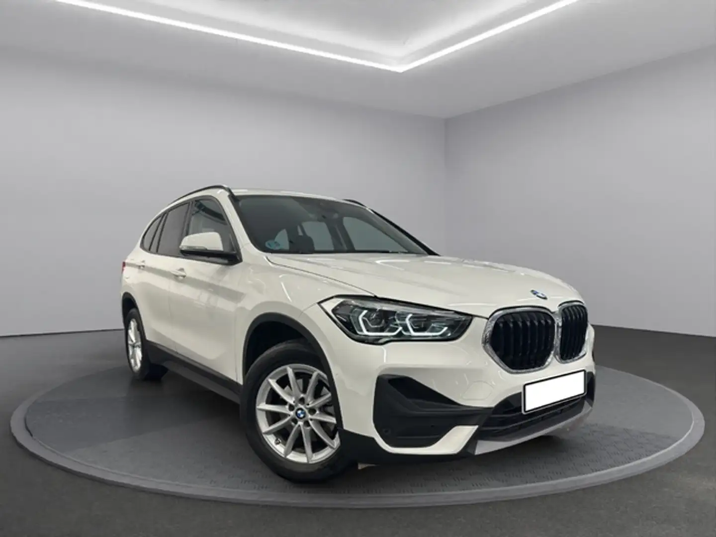 BMW X1 sDrive 18iA Blanc - 2