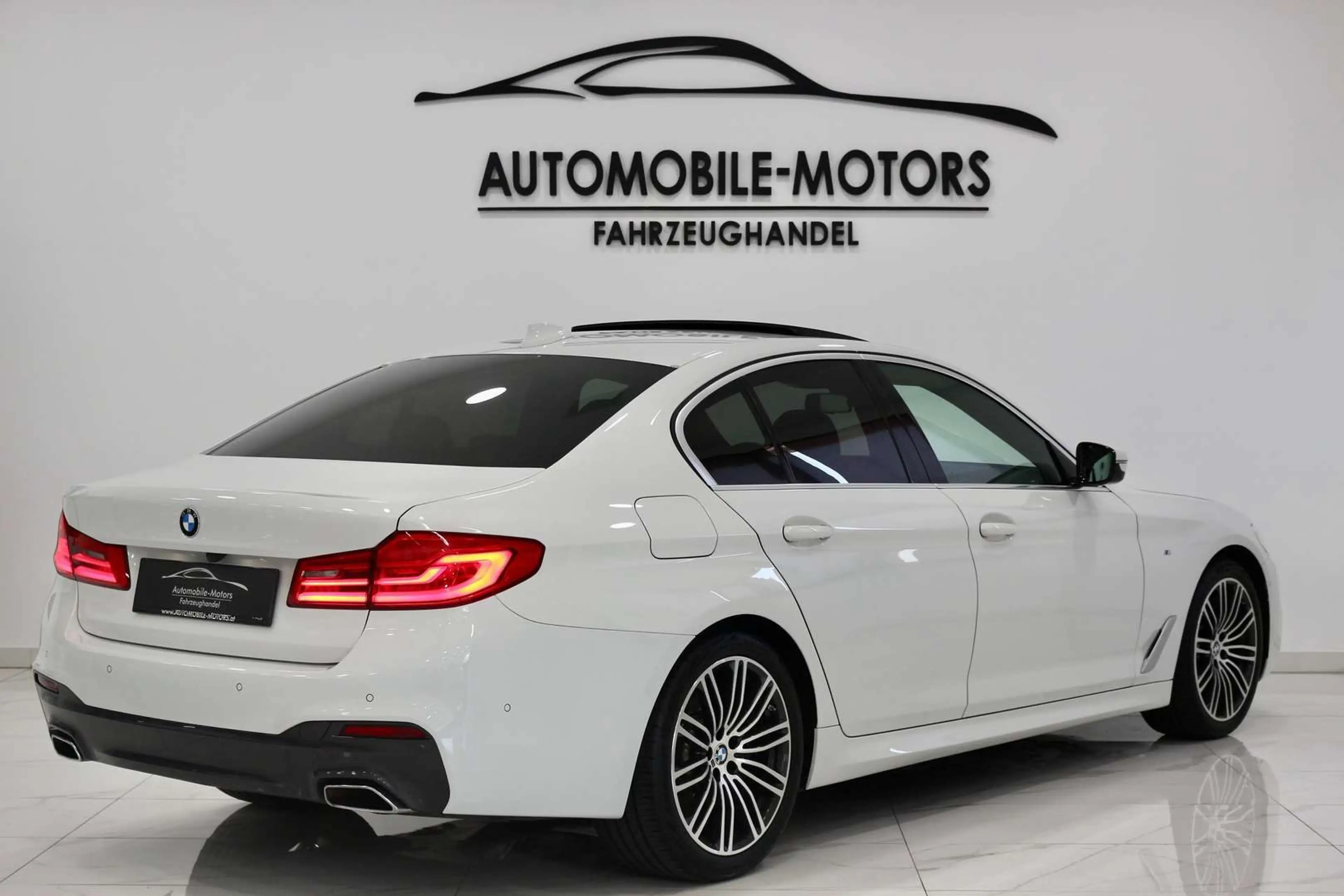 BMW 530 d xDrive *M-Sportpaket*Schiebedach*Leder* — photo 7