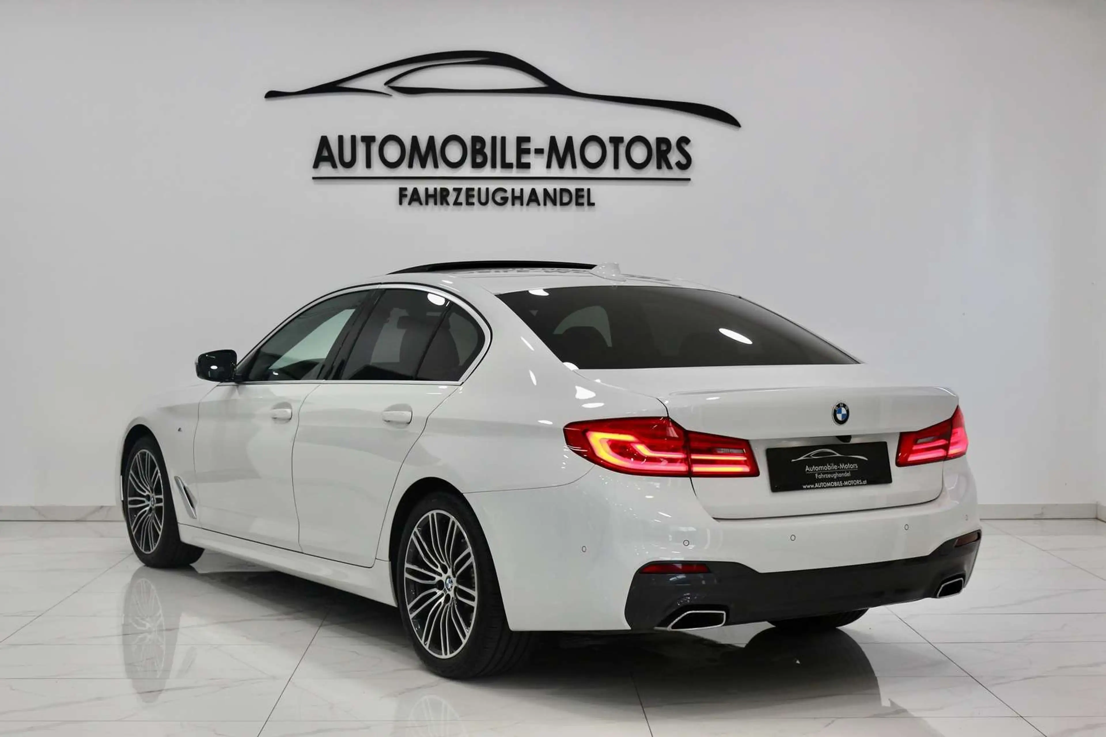 BMW 530 d xDrive *M-Sportpaket*Schiebedach*Leder* — photo 6