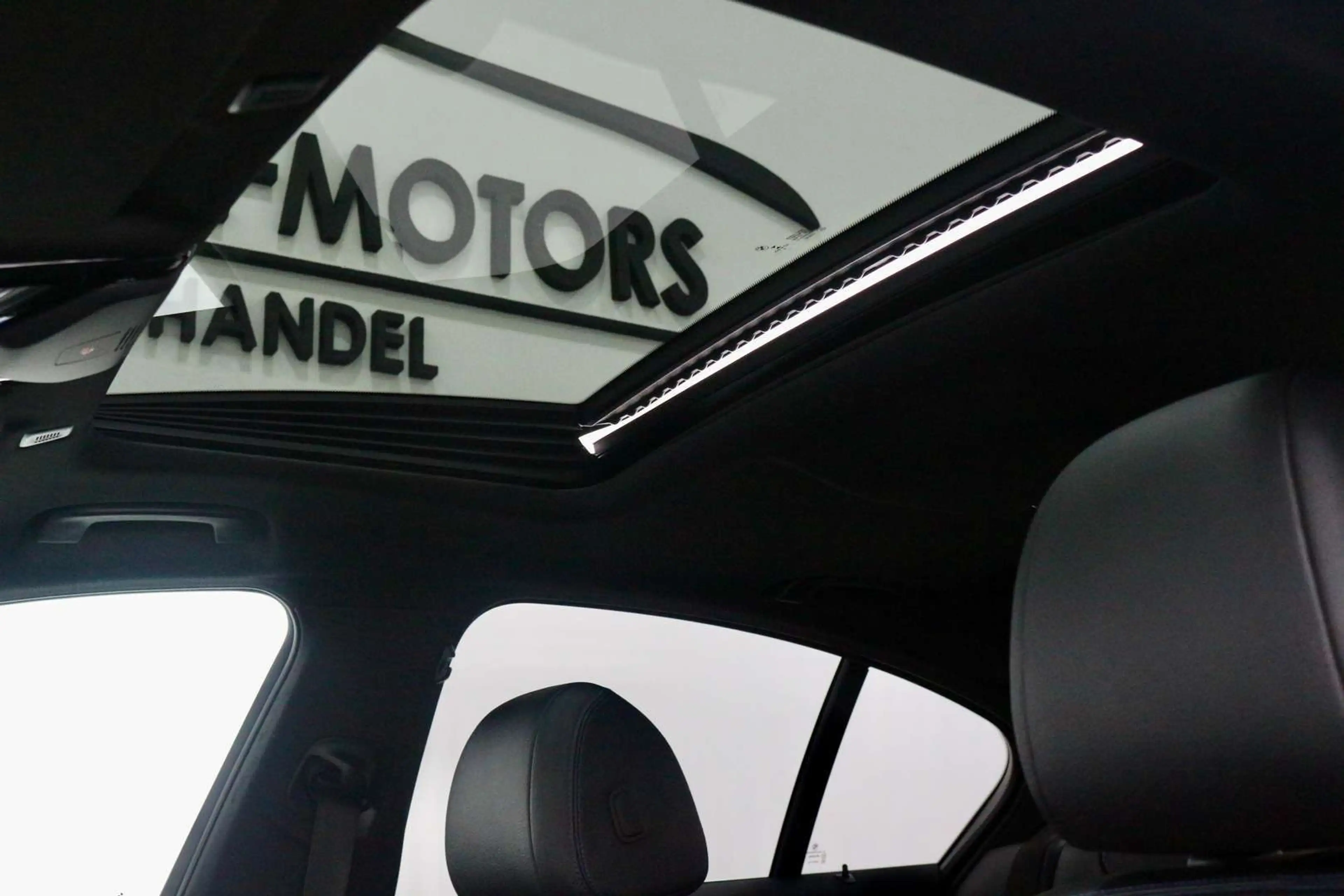 BMW 530 d xDrive *M-Sportpaket*Schiebedach*Leder* — photo 14