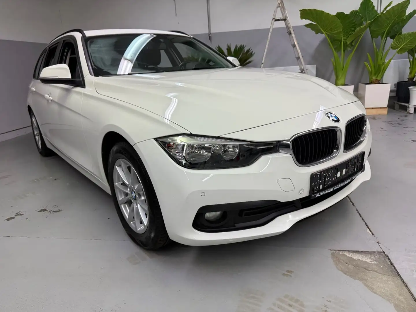 BMW 316 3 Touring 316 d Advantage Blanc - 1