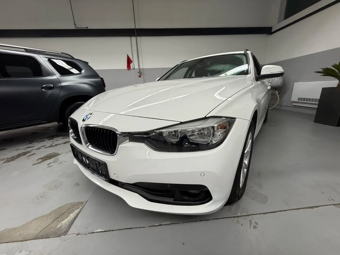 BMW 316 3 Touring 316 d Advantage Weiß - 2