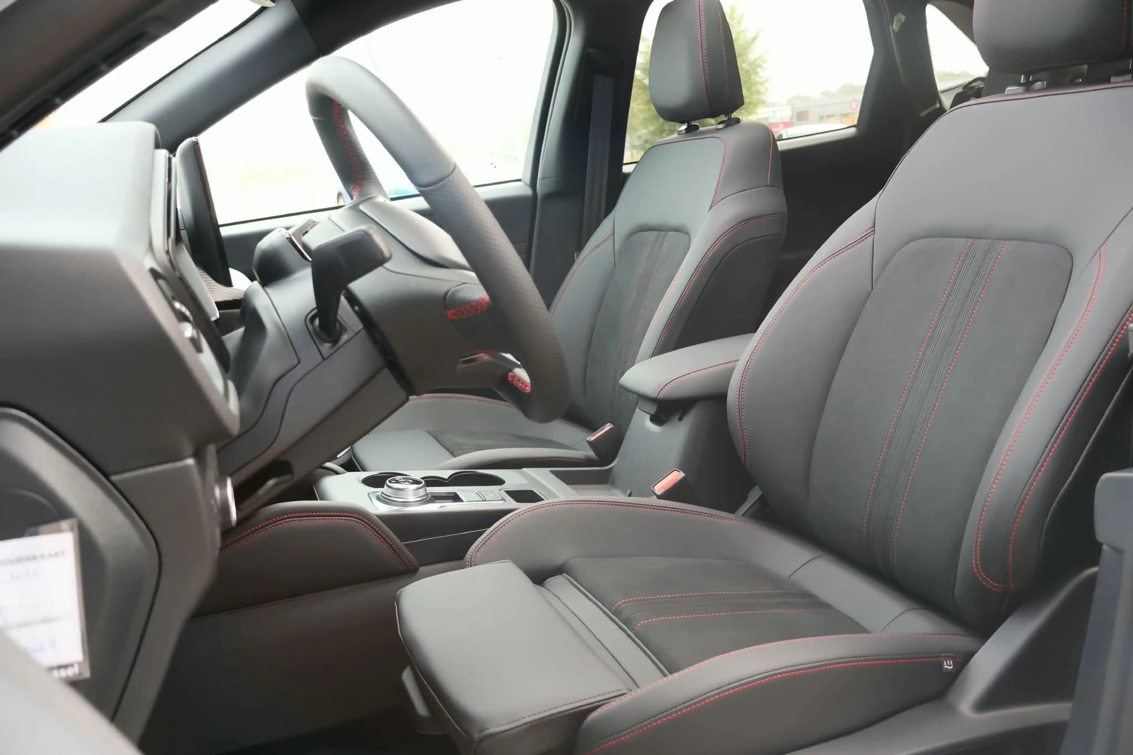 Ford Kuga 2.5 PHEV ST-Line X | Black Package | Pano | Elektr — photo 15
