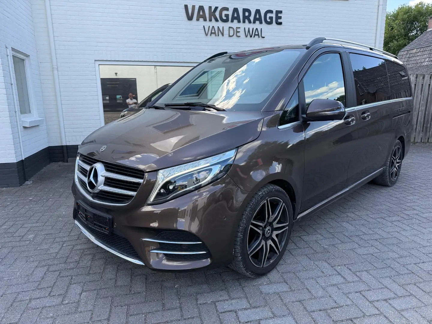 Mercedes-Benz V 250 250d Lang AMG Avantgarde Edition | Burmester | Sto Bruin - 2
