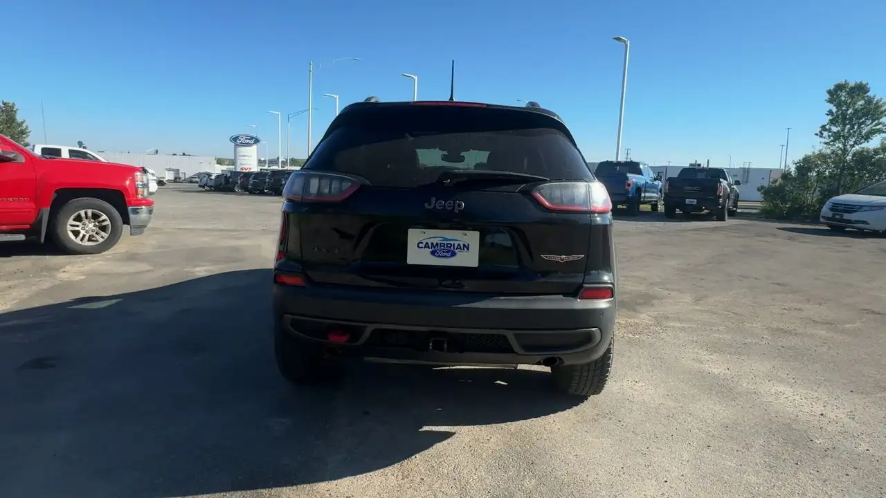 Jeep Cherokee photo Jeep Cherokee