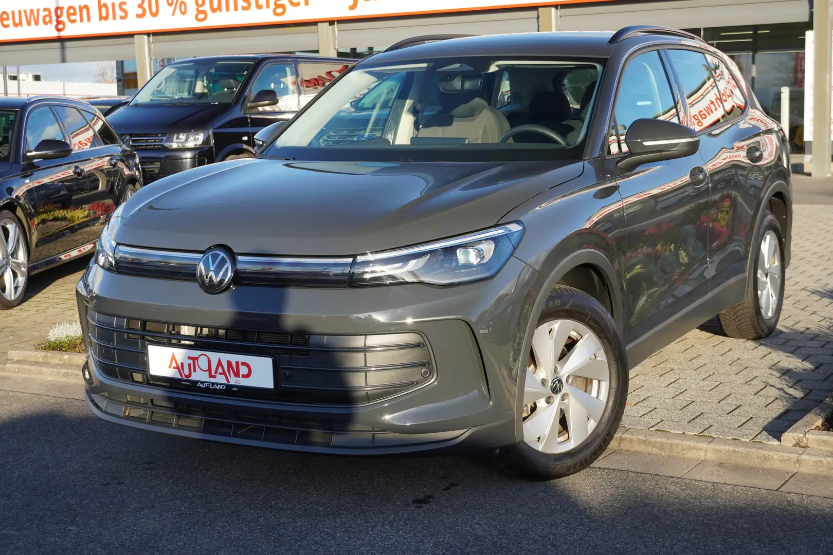Volkswagen Tiguan 1.5 eTSI DSG LED Kamera Sitzheizung Navi Gris - 2