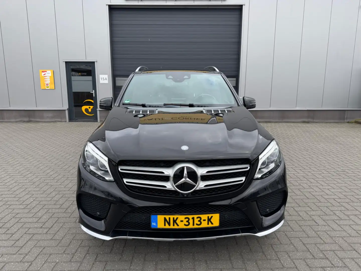 Mercedes-Benz GLE 400 4MATIC AMG Sport Edition Negro - 2