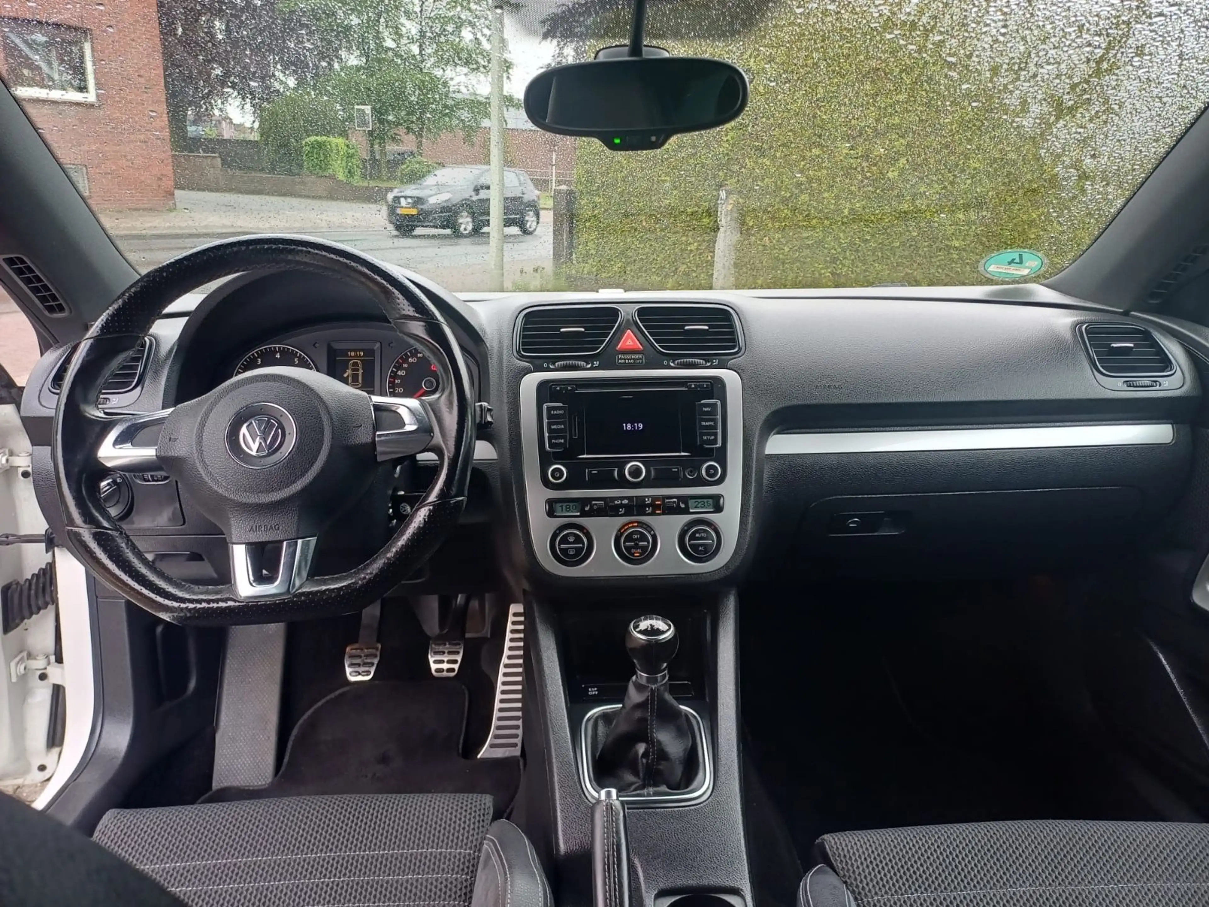 Volkswagen Scirocco 2.0 TSI 147 kW — photo 14