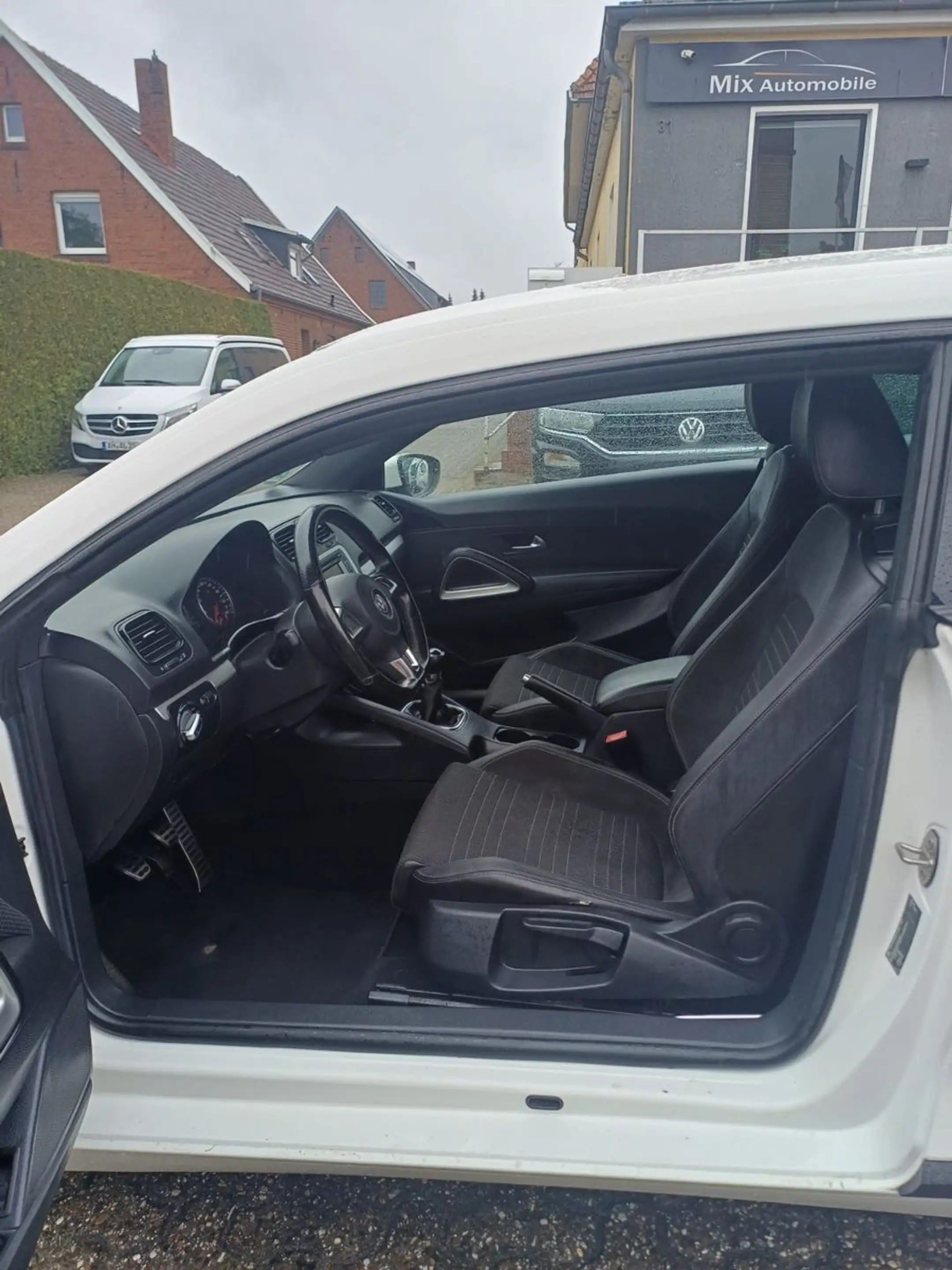 Volkswagen Scirocco 2.0 TSI 147 kW — photo 11