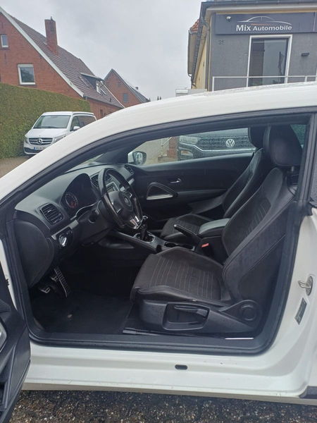 Volkswagen Scirocco 2.0 TSI 147 kW — photo 11