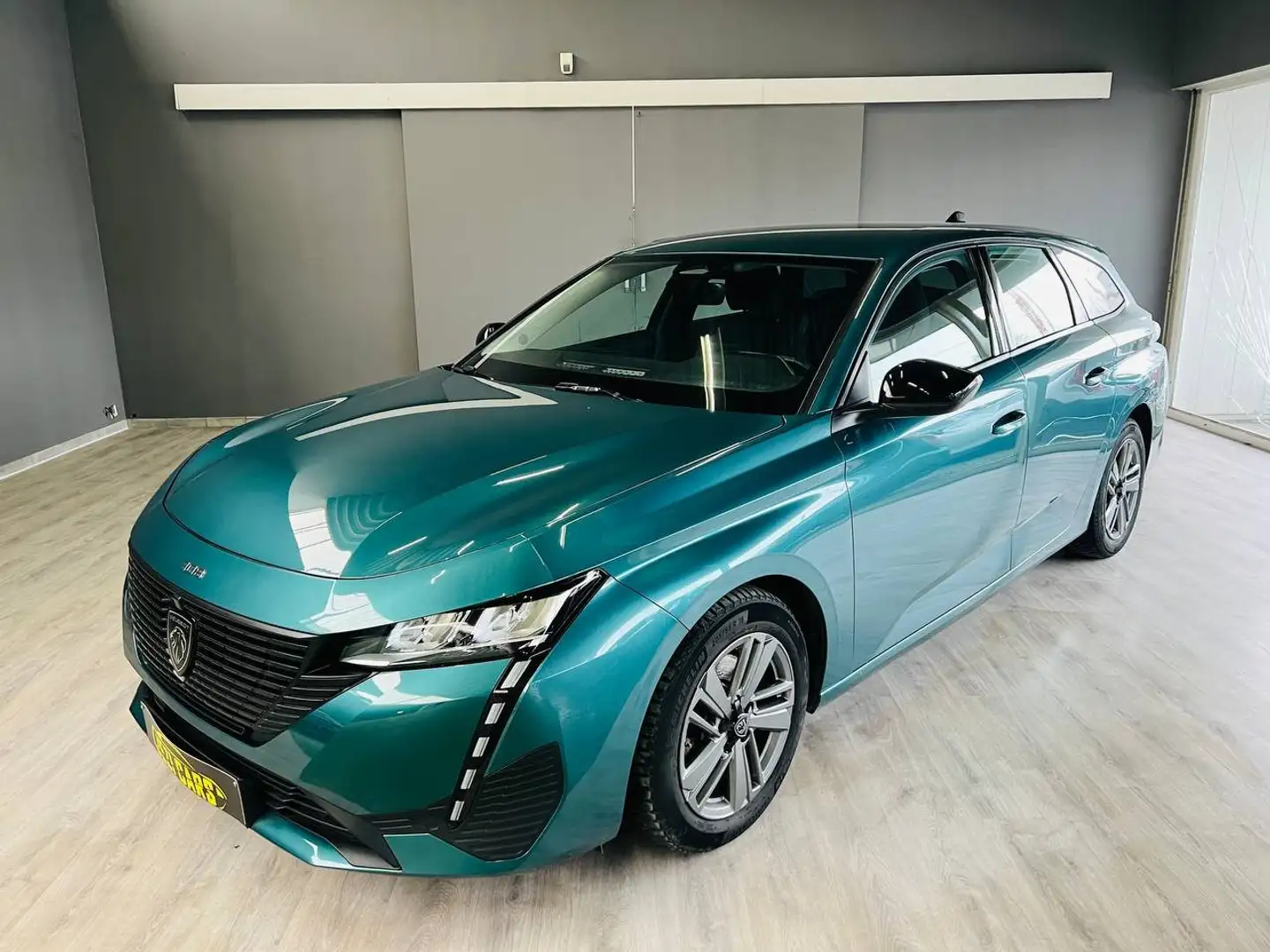Peugeot 308 SW 1.2  Pack S ** NETTO 15.702 EURO ** Groen - 2