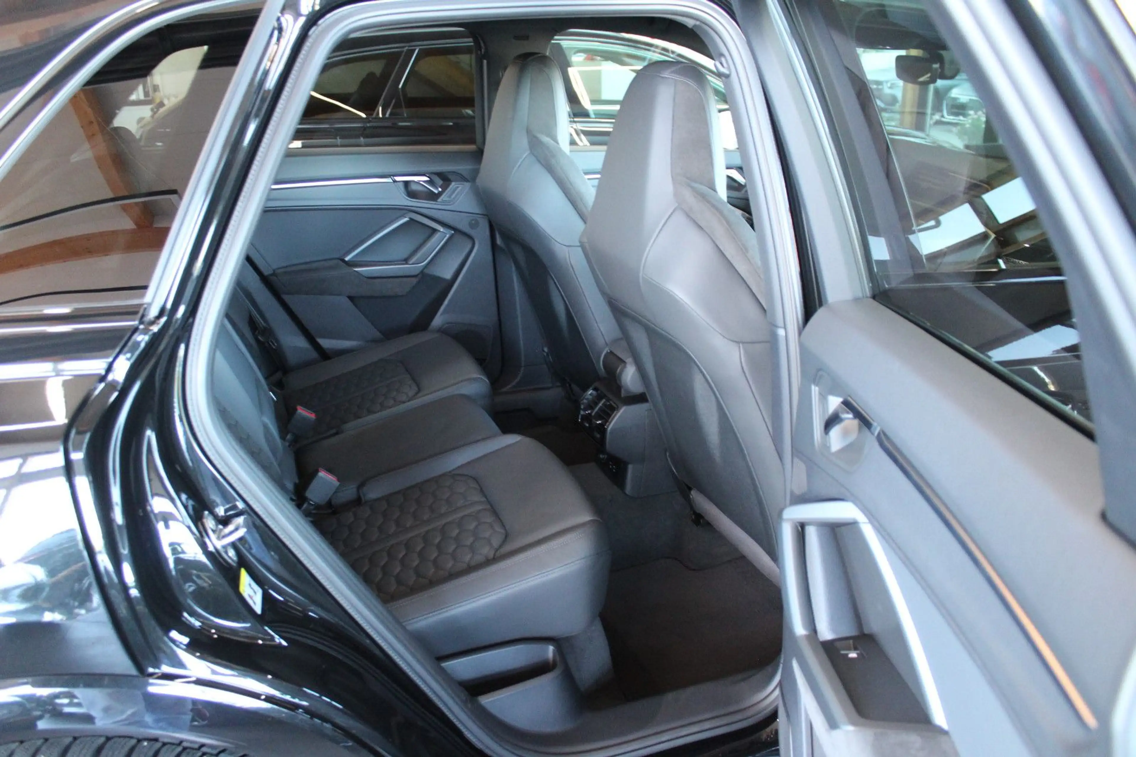 Audi RS Q3 2.5 TFSI quattro*21 ZOLL*RS ABGAS*360°* — photo 12