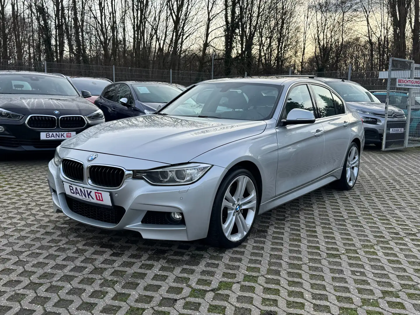 BMW 335 3,0i*Vollleder*Sitzheizung*X-Drive*Bi-Xenon Silber - 1