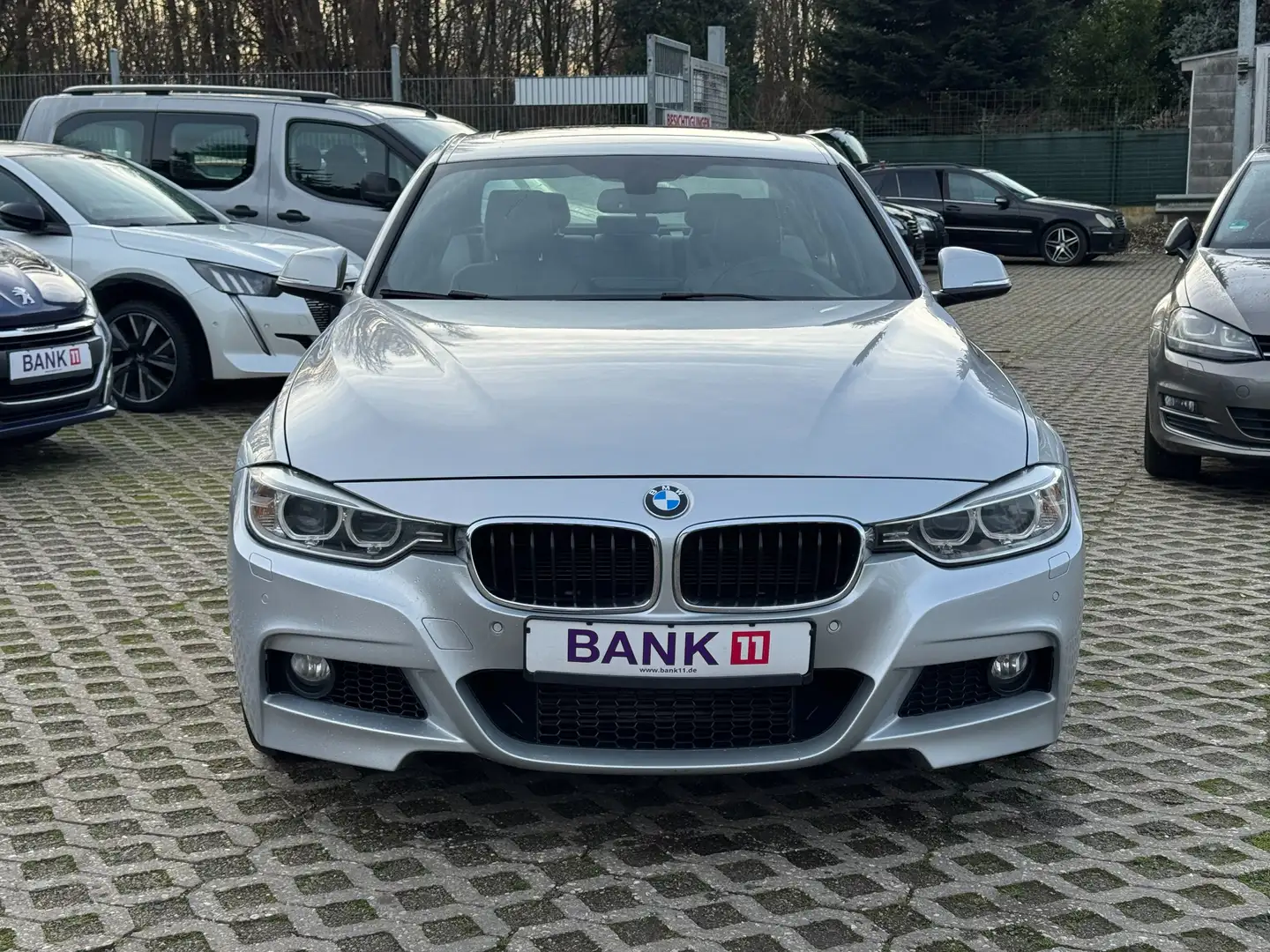 BMW 335 3,0i*Vollleder*Sitzheizung*X-Drive*Bi-Xenon Silber - 2