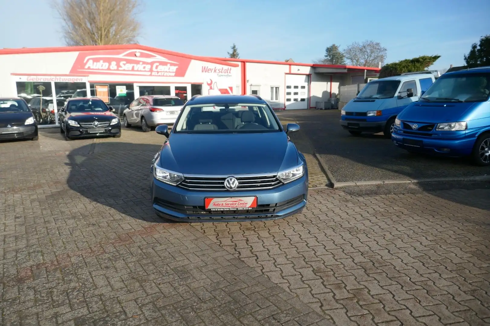 Volkswagen Passat Variant 2.0 TDI  PDC AHK KLIMA NAVI Bleu - 2