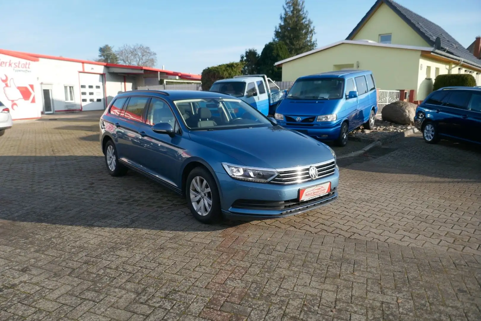 Volkswagen Passat Variant 2.0 TDI  PDC AHK KLIMA NAVI Bleu - 1