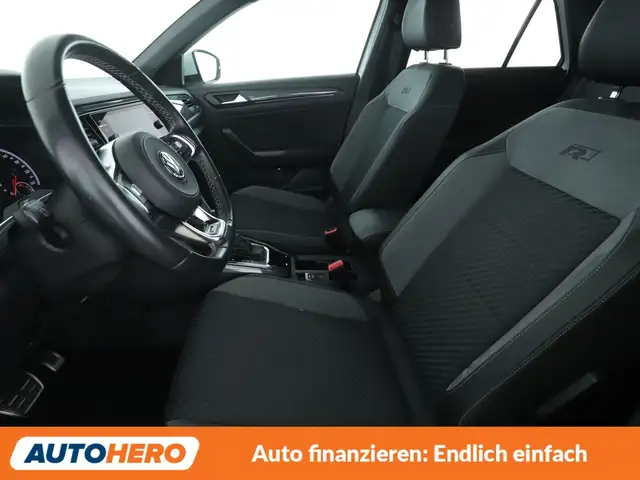 Volkswagen T-Roc view 10