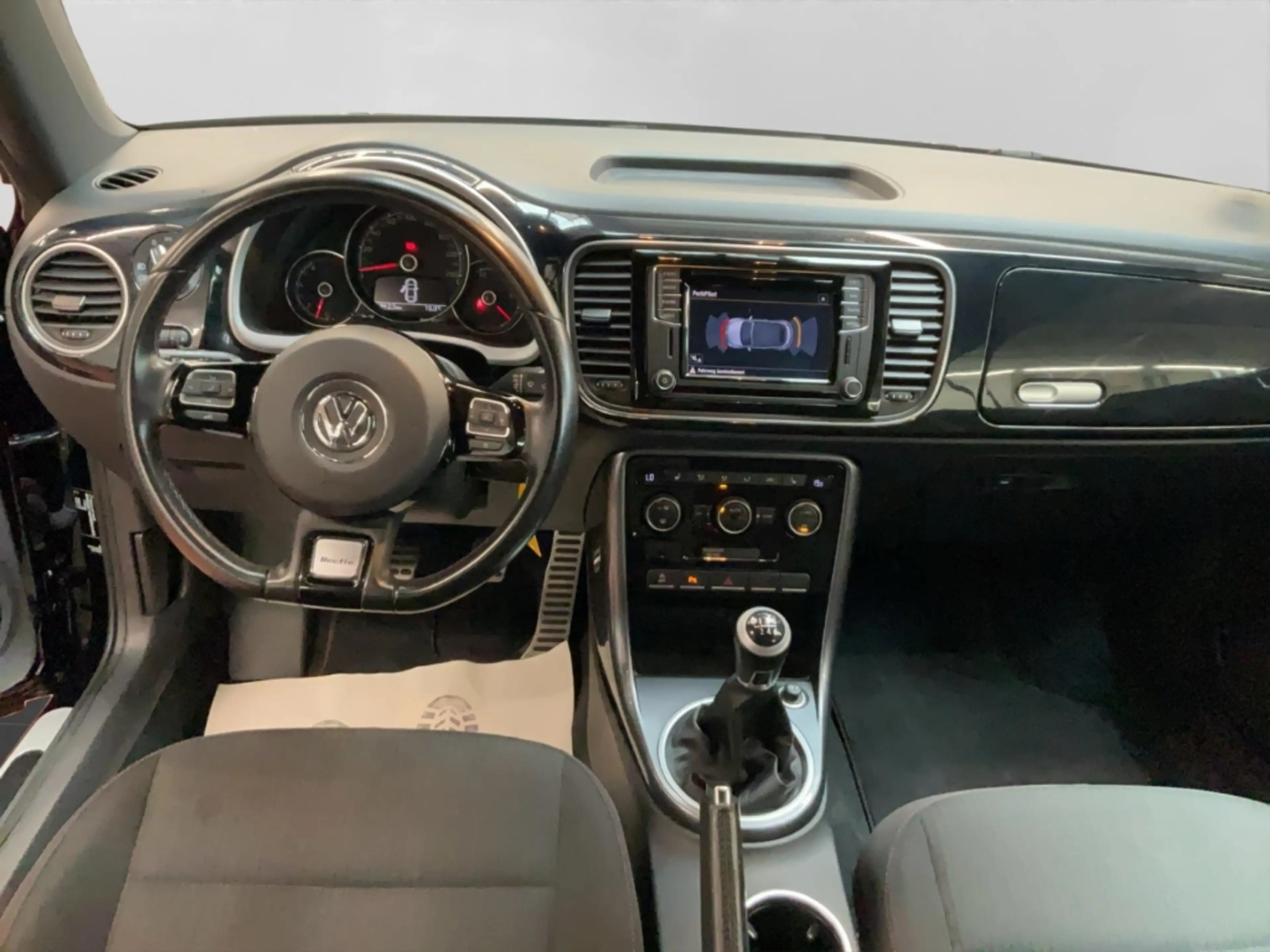 Volkswagen Beetle Cabrio 1.2 TSI Sound Alu PDC App-Connect Temp. Sit — photo 13