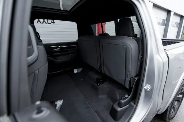 RAM 1500 Ram 1500 Big Horn Night Crew Cab 5'7''-Bed 4x4 Ansicht 38