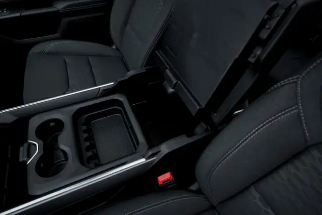 RAM 1500 Ram 1500 Big Horn Night Crew Cab 5'7''-Bed 4x4 Ansicht 31