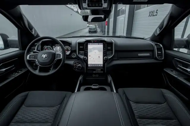 RAM 1500 Ram 1500 Big Horn Night Crew Cab 5'7''-Bed 4x4 Ansicht 15