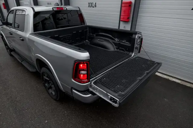 RAM 1500 Ram 1500 Big Horn Night Crew Cab 5'7''-Bed 4x4 Ansicht 14