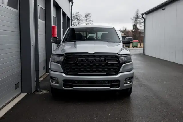 RAM 1500 Ram 1500 Big Horn Night Crew Cab 5'7''-Bed 4x4 Ansicht 5