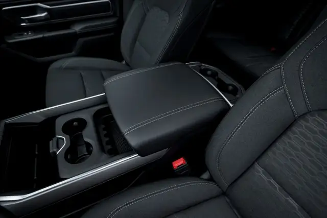 RAM 1500 Ram 1500 Big Horn Night Crew Cab 5'7''-Bed 4x4 Ansicht 29