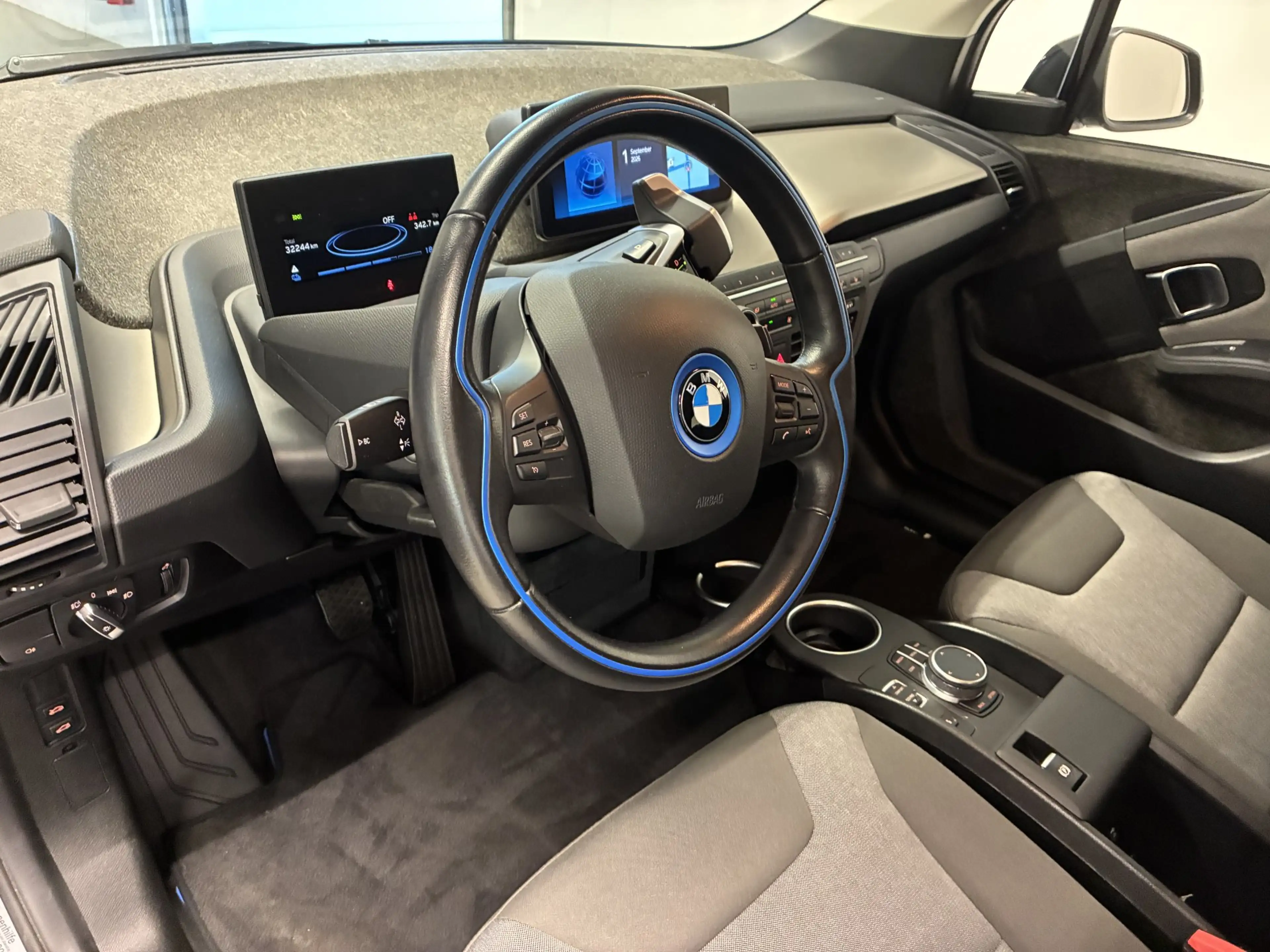 BMW i3 — photo 8