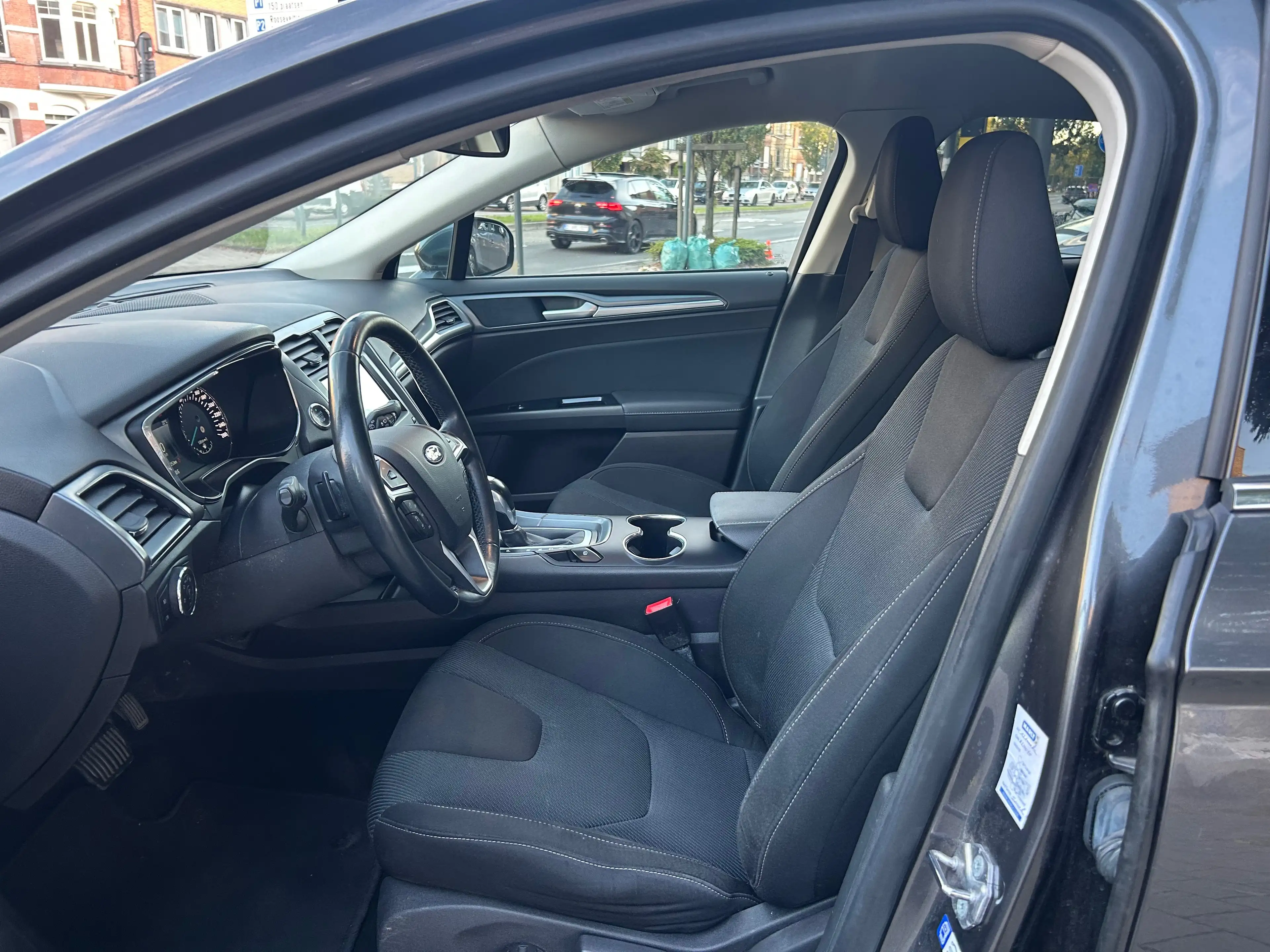 Ford Mondeo Mondeo 2.0 TDCi Automatique — photo 5