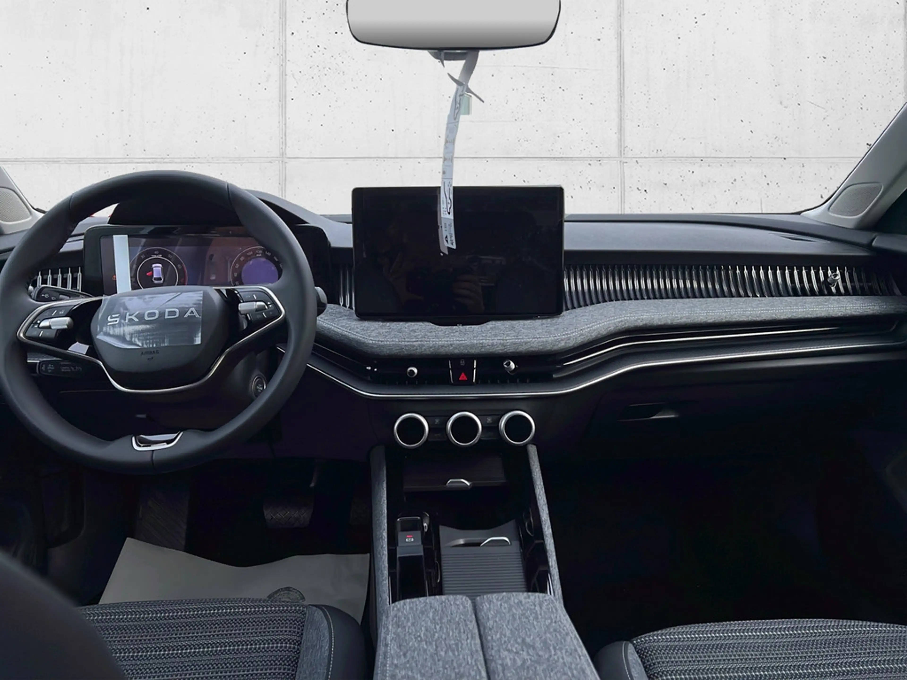 Skoda Superb Combi 1.5 TSI Selection AHK ACC LED — photo 14