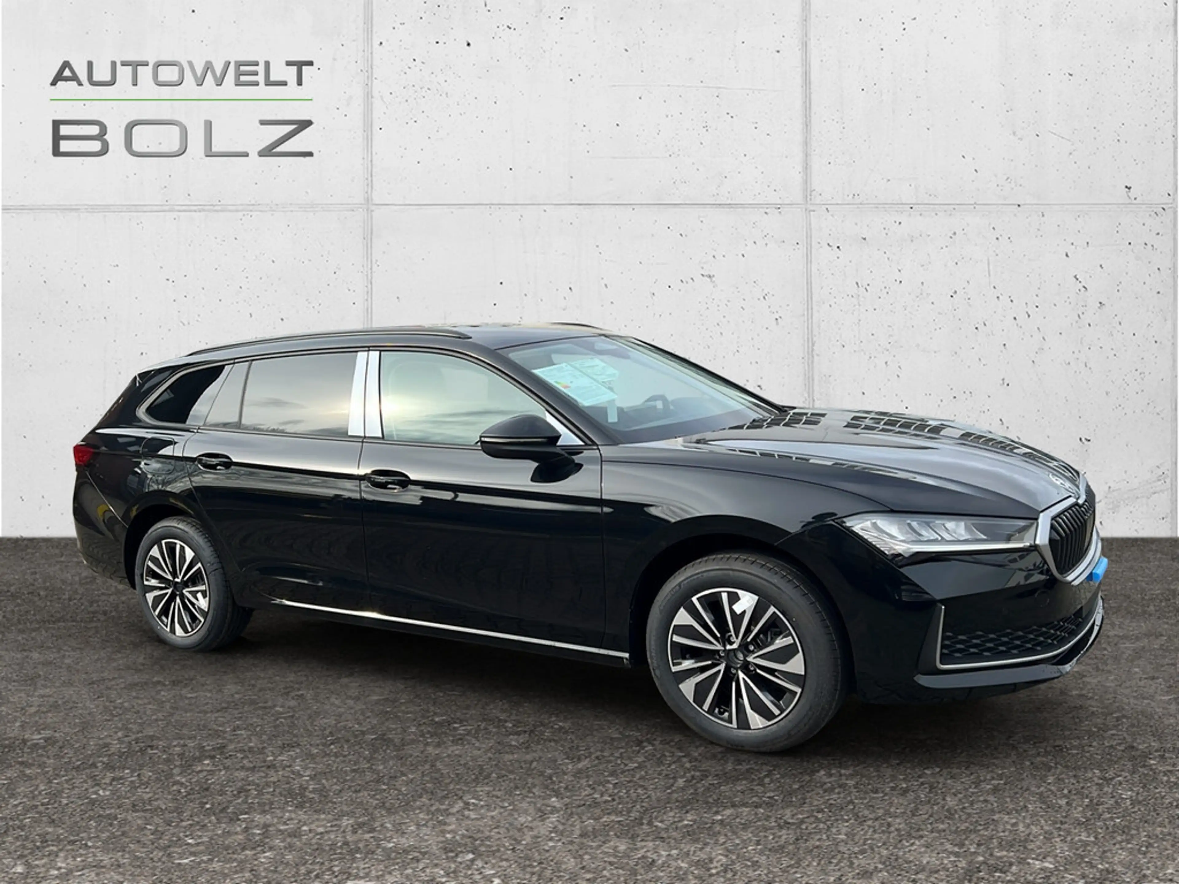 Skoda Superb Combi 1.5 TSI Selection AHK ACC LED — photo 4