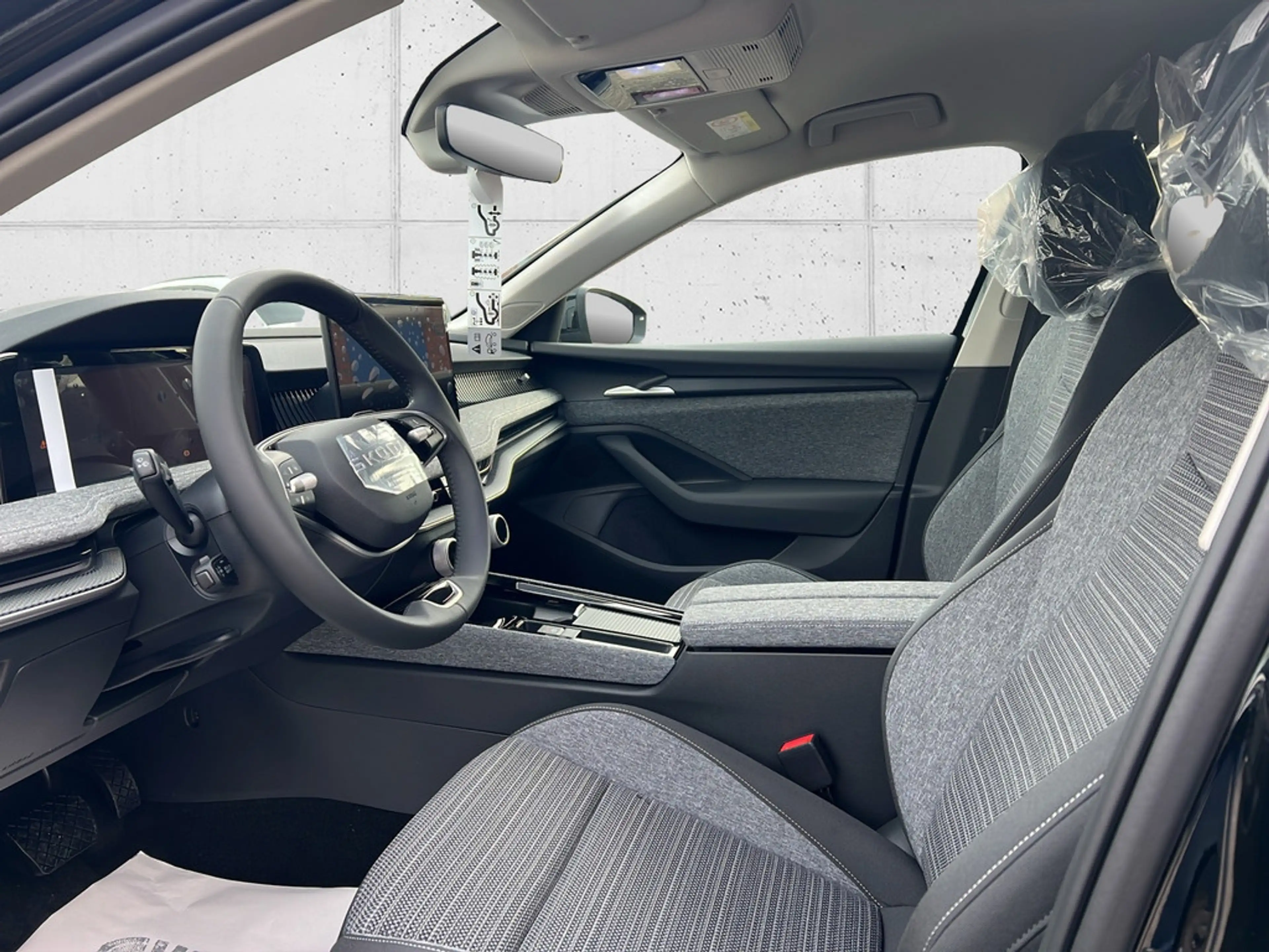 Skoda Superb Combi 1.5 TSI Selection AHK ACC LED — photo 10