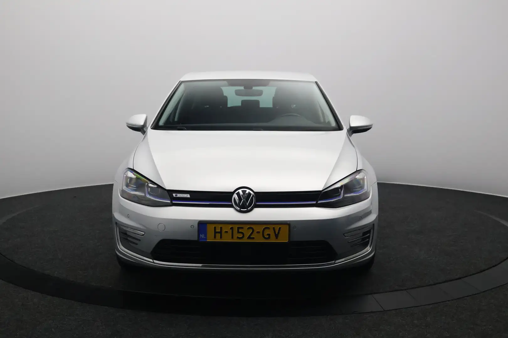 Volkswagen e-Golf E-DITION SOH 94,9% | Warmtepomp | Navigatie | Came Šedá - 2