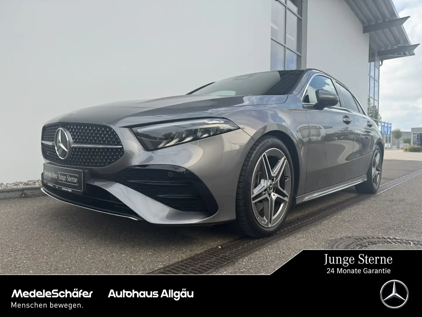 Mercedes-Benz A 250 A 250 4M AMG Dist AHK LED Keyl Standheiz Kam Amb Grau - 1