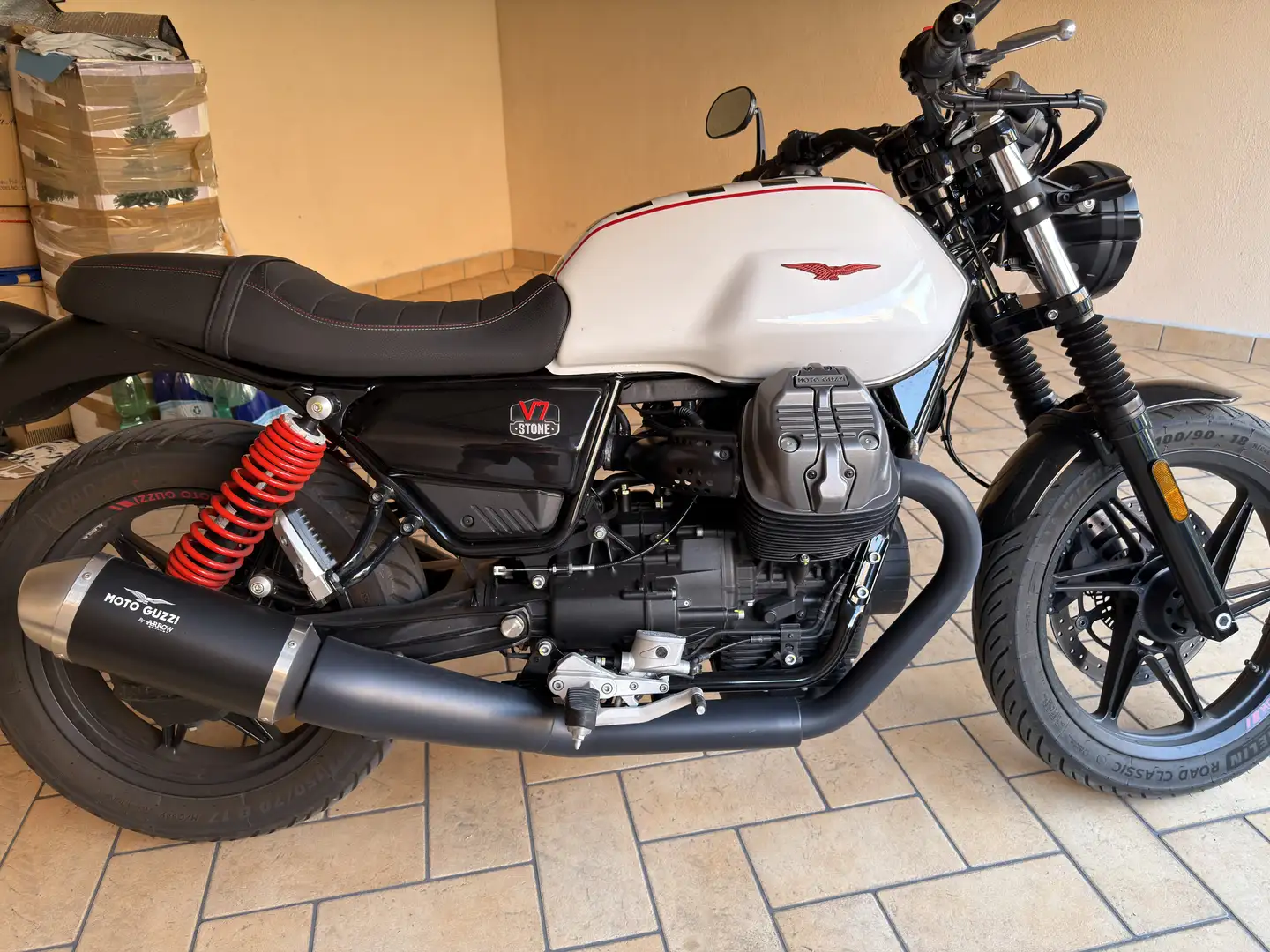 Moto Guzzi V 7 Stone Ten - 1