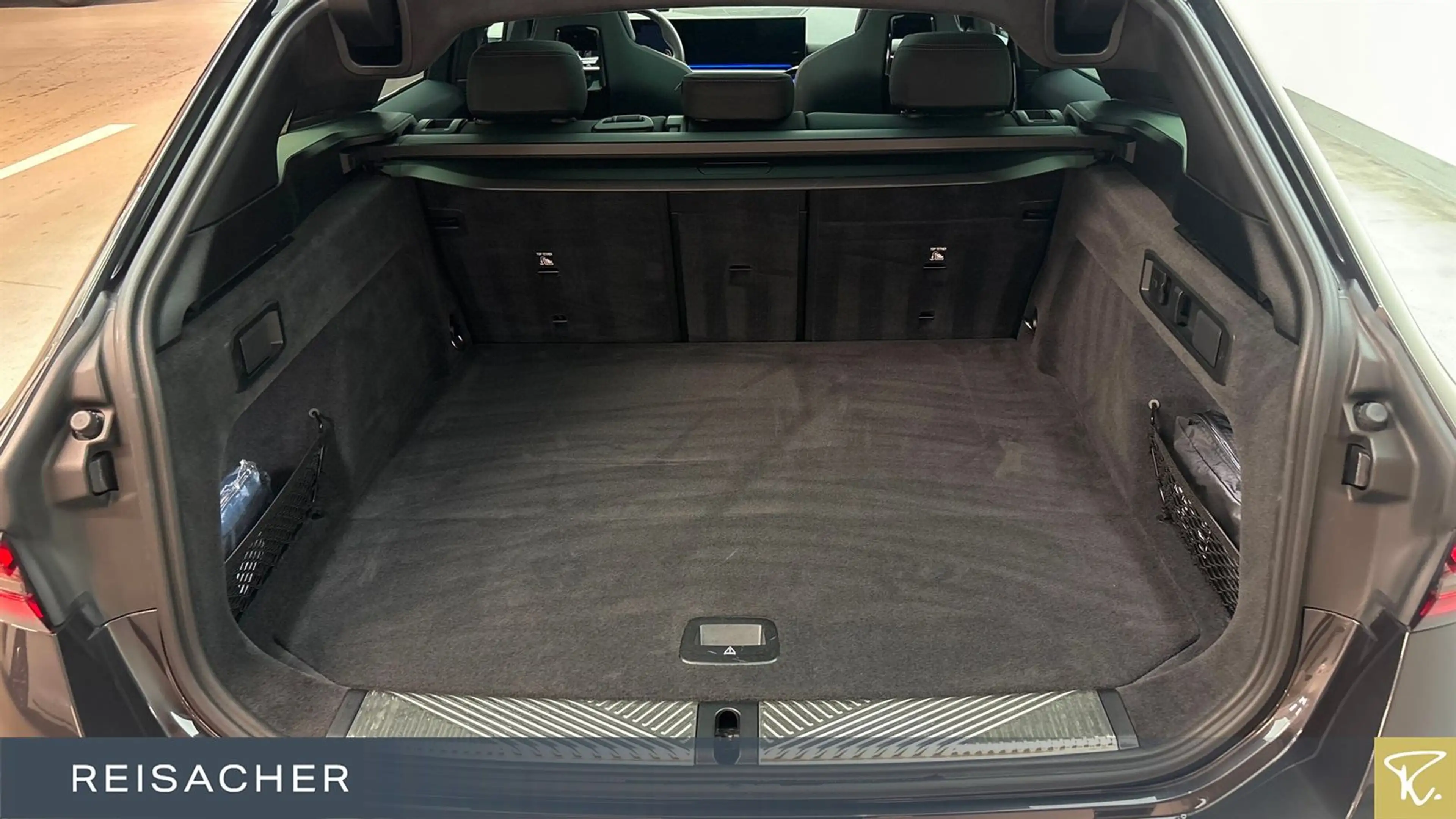 BMW 550 e A xDrive Tou M-Sport PRO,Pano,DAPro — photo 10