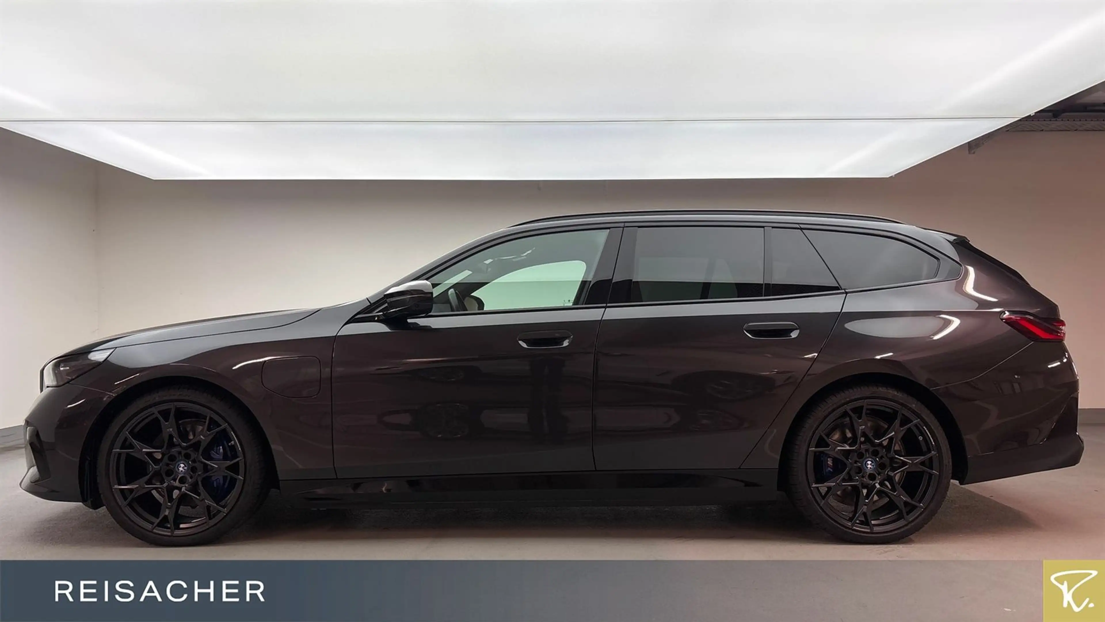 BMW 550 e A xDrive Tou M-Sport PRO,Pano,DAPro — photo 9