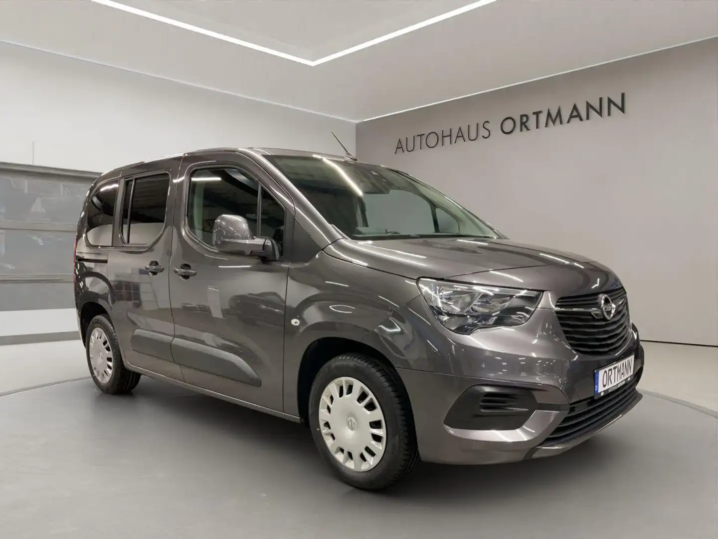 Opel Combo Life 1.5 Diesel "Edition" 2WD 5-Gang Gris - 1