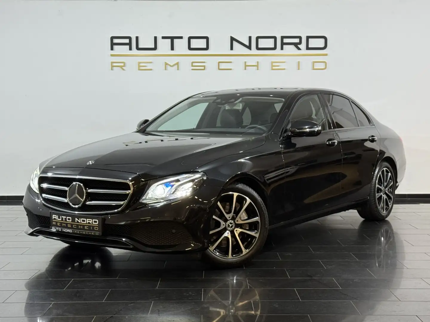 Mercedes-Benz E 220 d Limo.*Multibeam*WideScreen*Kamera*DAB* Schwarz - 1