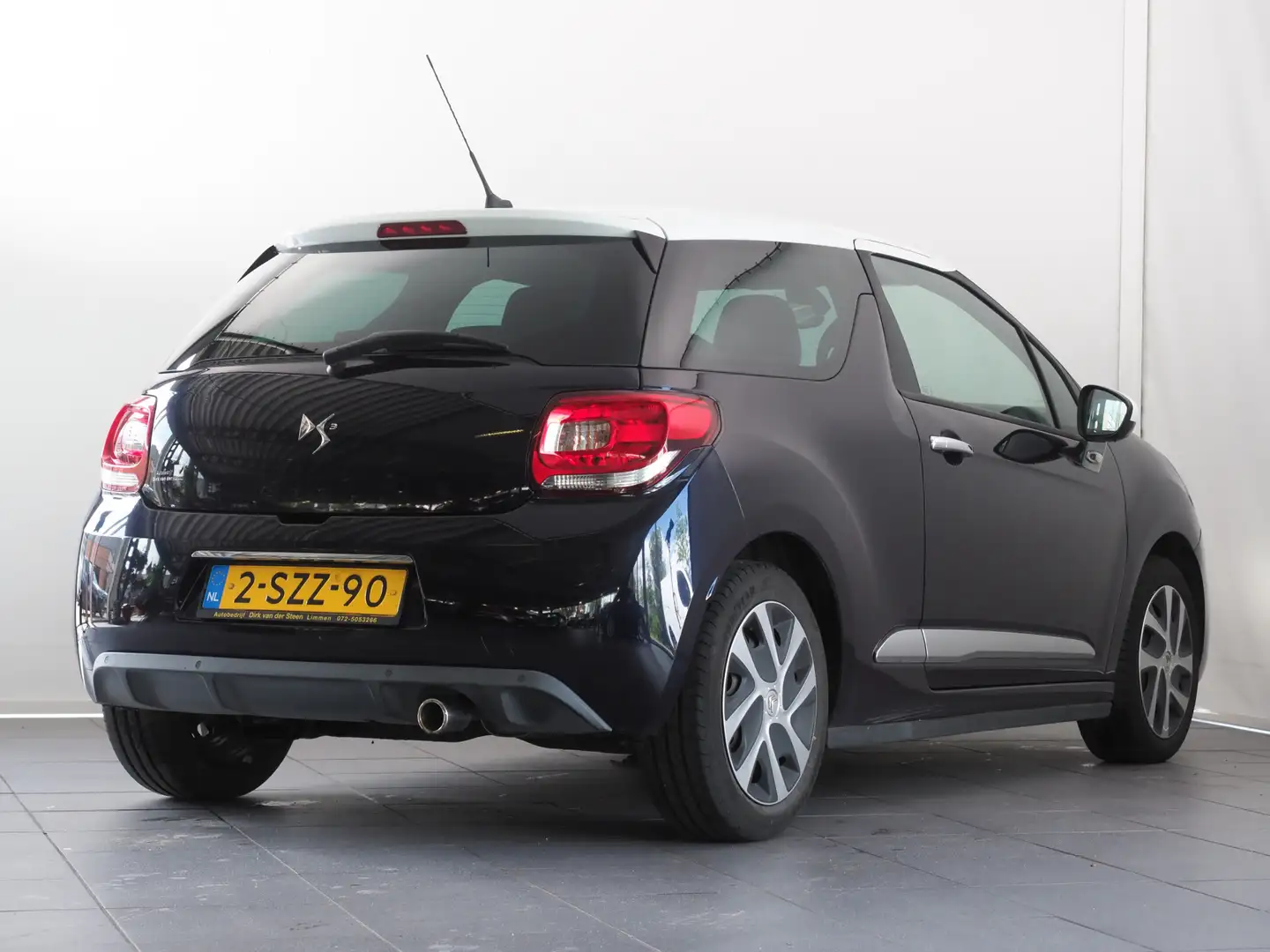 Citroen DS3 1.2 VTi So Chic | Parkeersensoren Achter | Bluetoo Blauw - 2