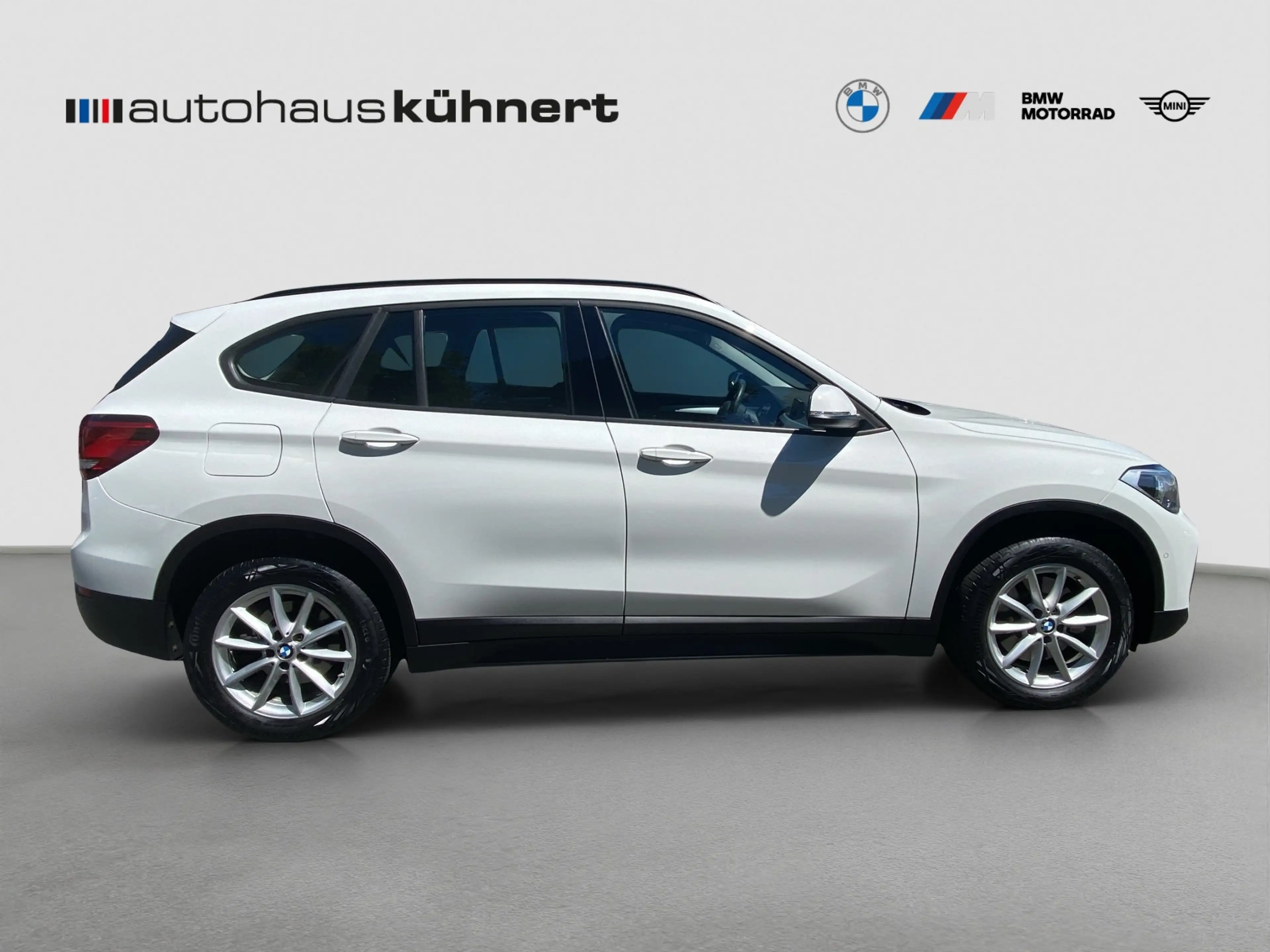 BMW X1 xDrive 20i Advantage LED Tempo Navi ParkAss — photo 8