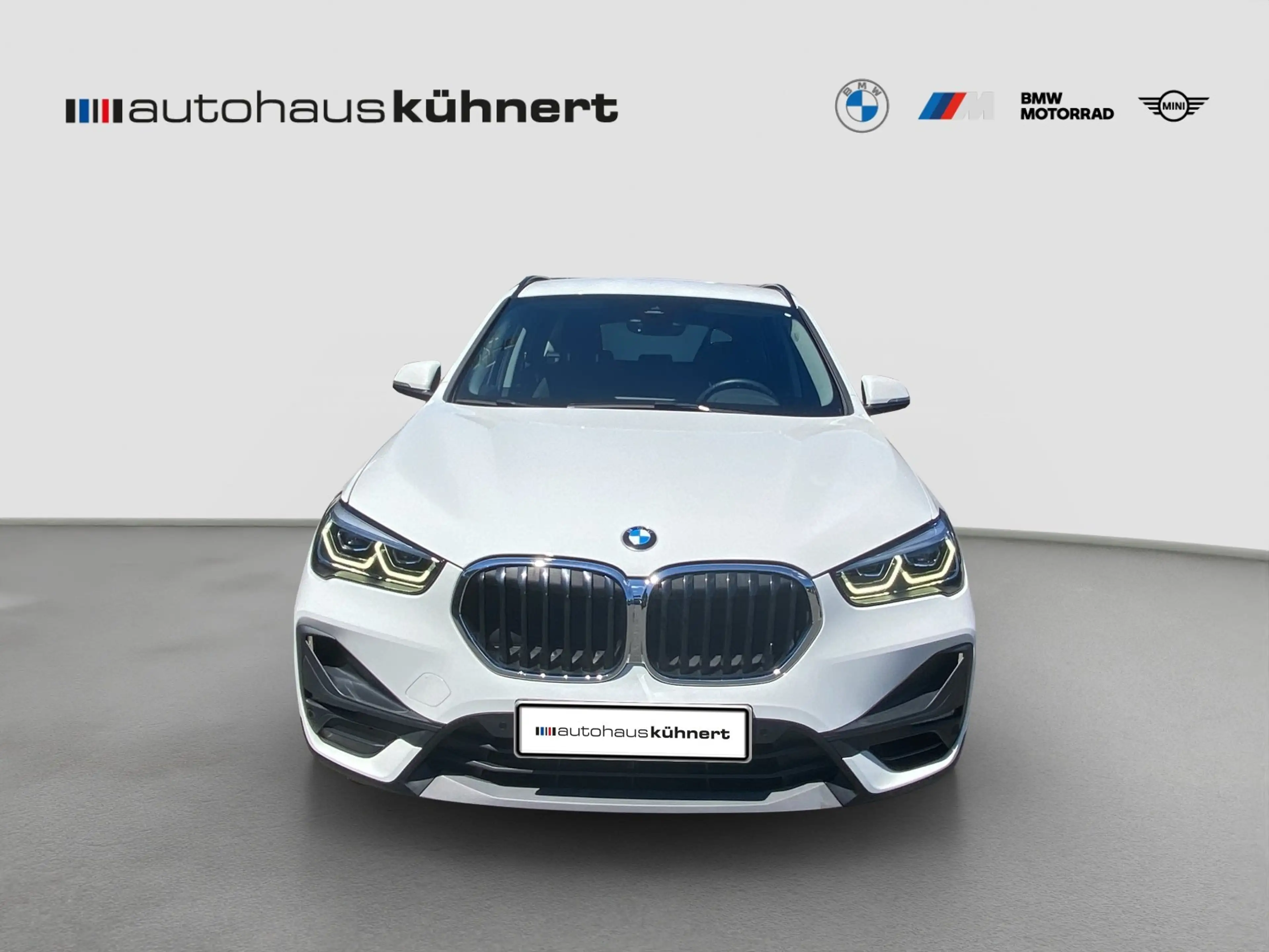 BMW X1 xDrive 20i Advantage LED Tempo Navi ParkAss — photo 3