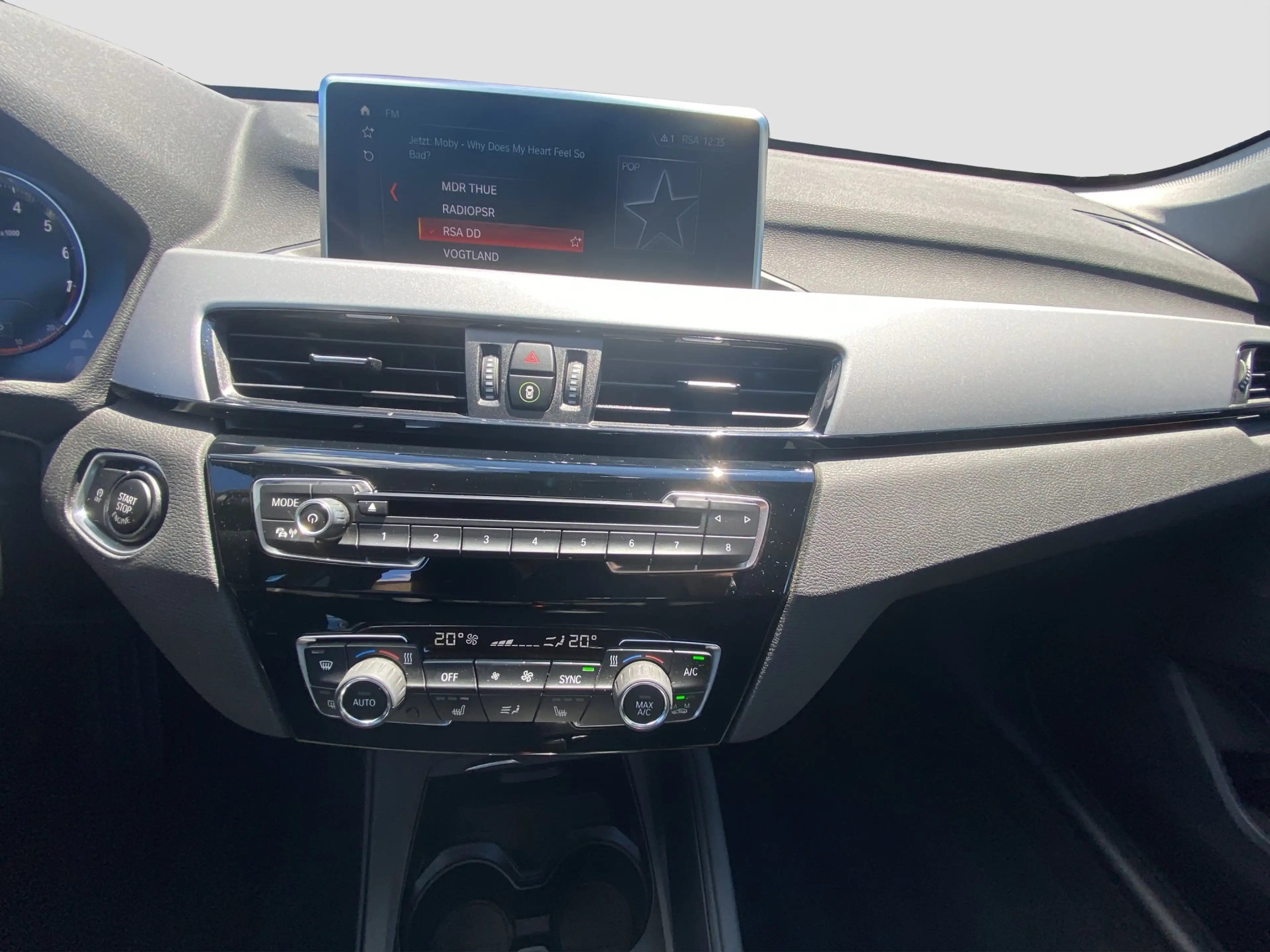 BMW X1 xDrive 20i Advantage LED Tempo Navi ParkAss — photo 14