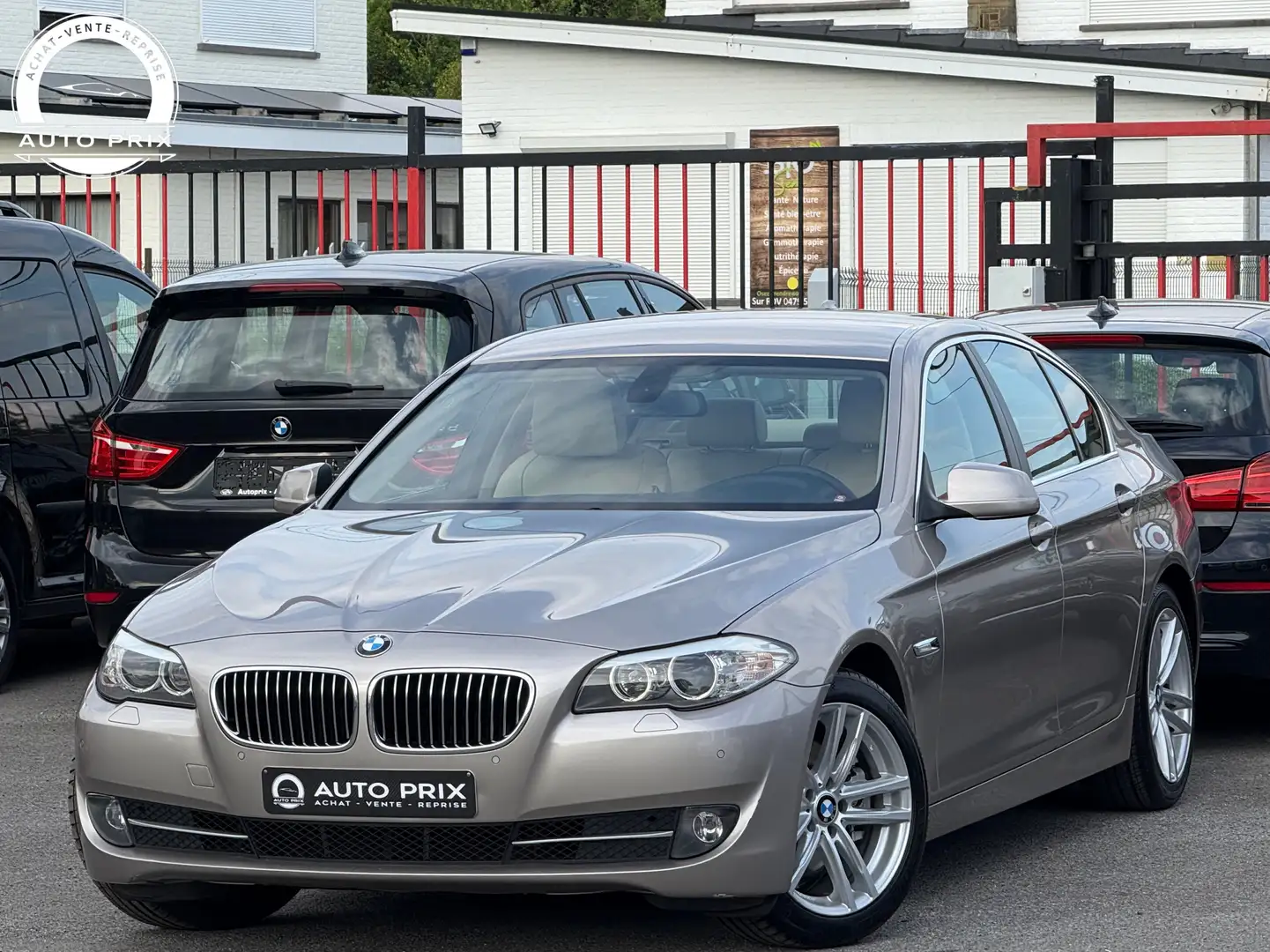 BMW 520 dA Business Edition S&S Navi PDC Cuir Xénon Grey - 1