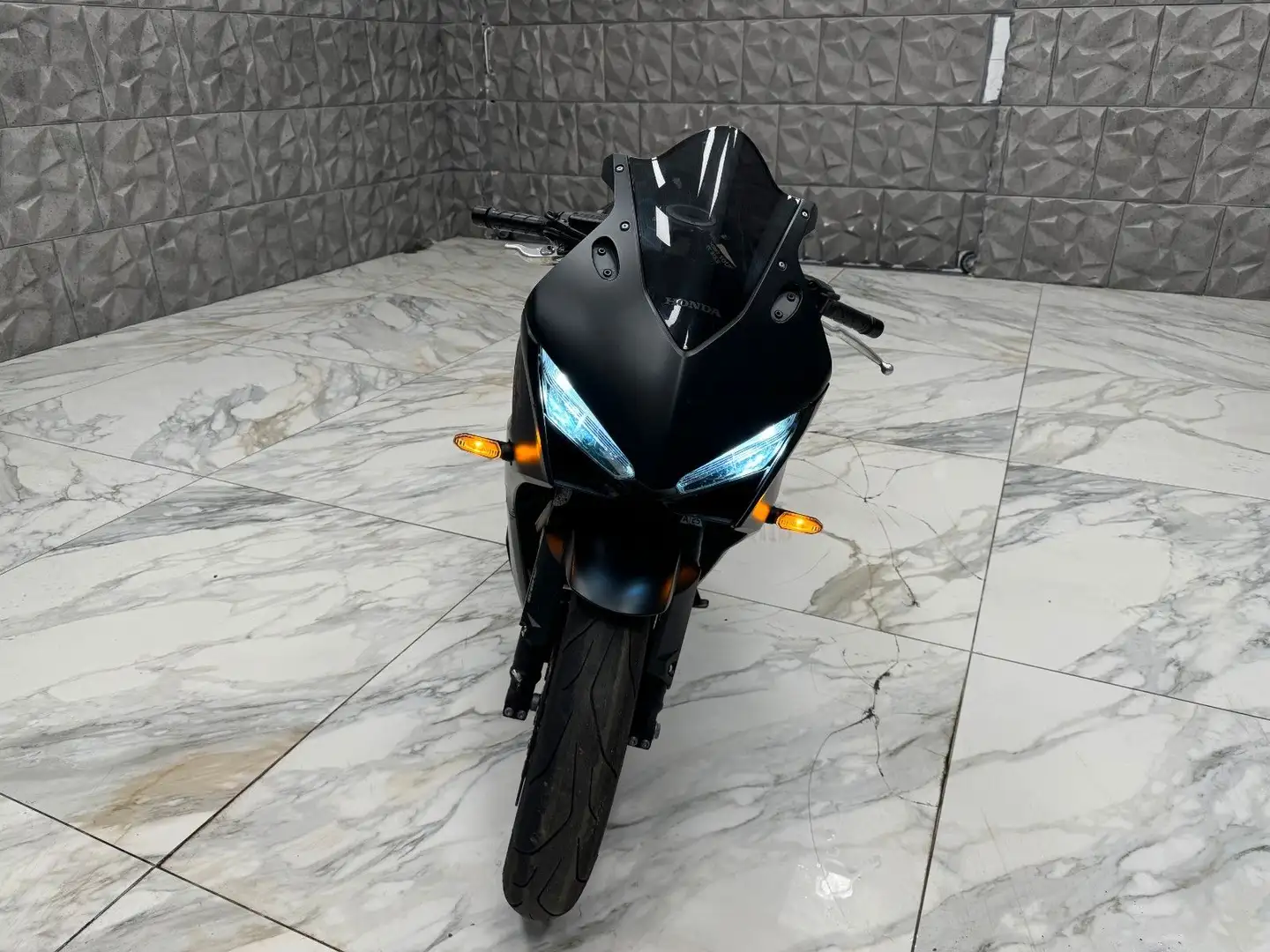 Honda CBR 650 R Černá - 2
