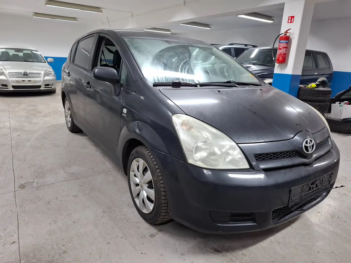 Toyota Corolla Verso Corolla Verso  7pl. Gris - 2