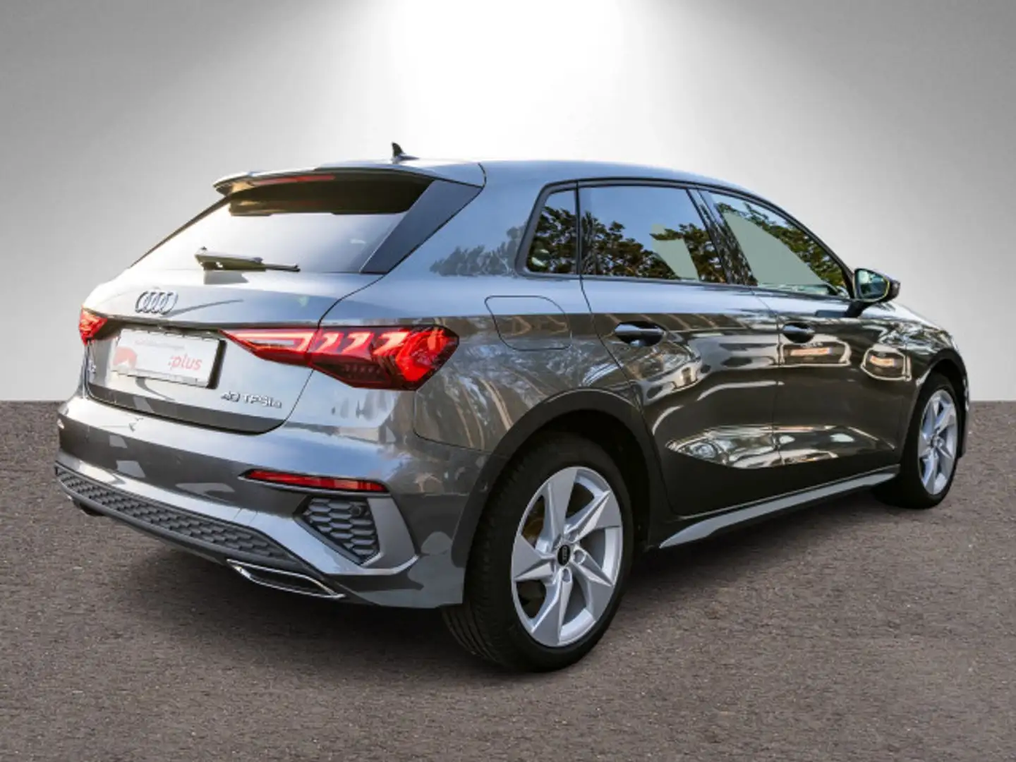 Audi A3 S line 40TFSI e Stroni Navi RFK AHK Grau - 2