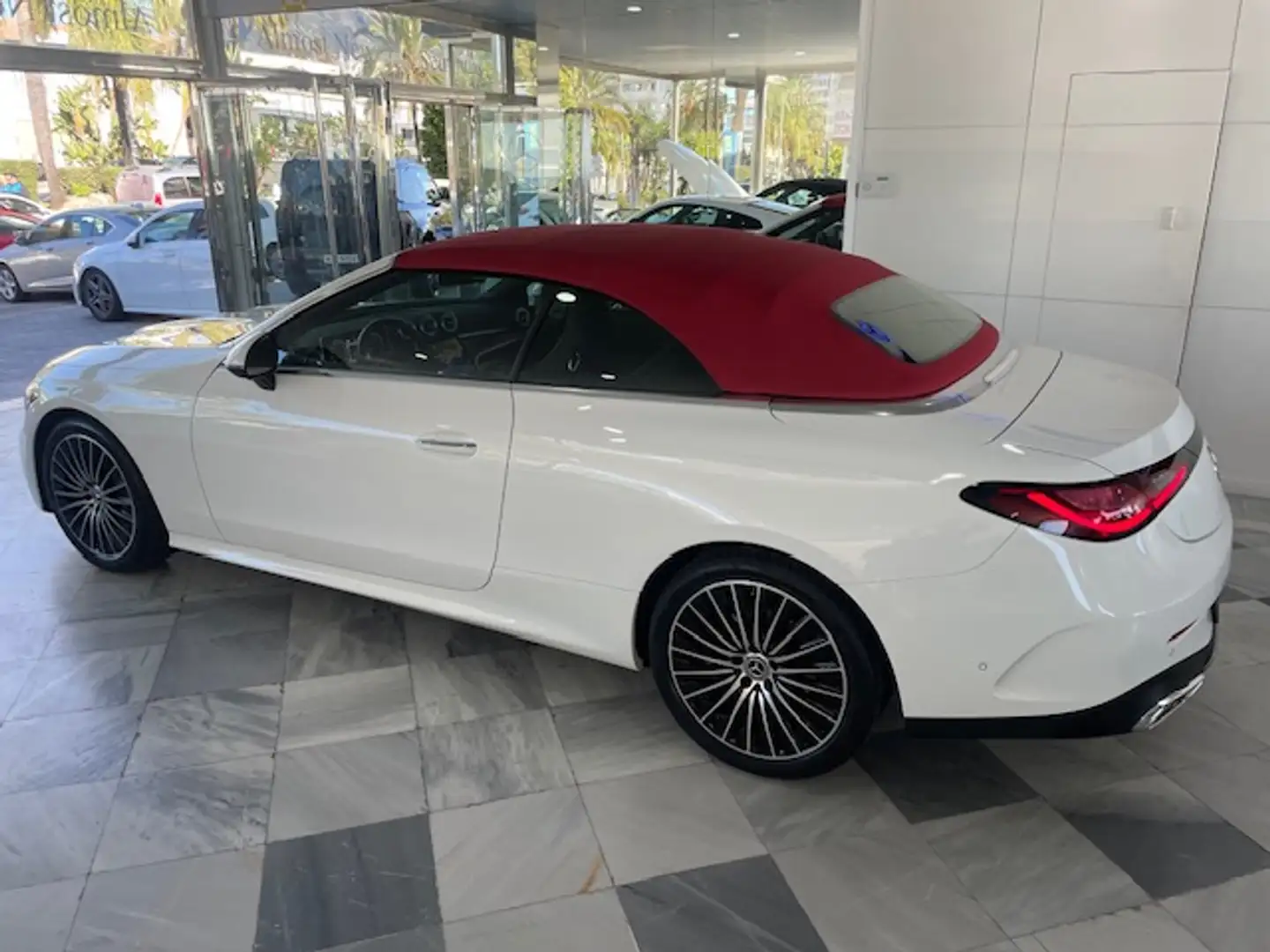 Mercedes-Benz CLE 220 Cabrio 200 9G-DCT Blanc - 2